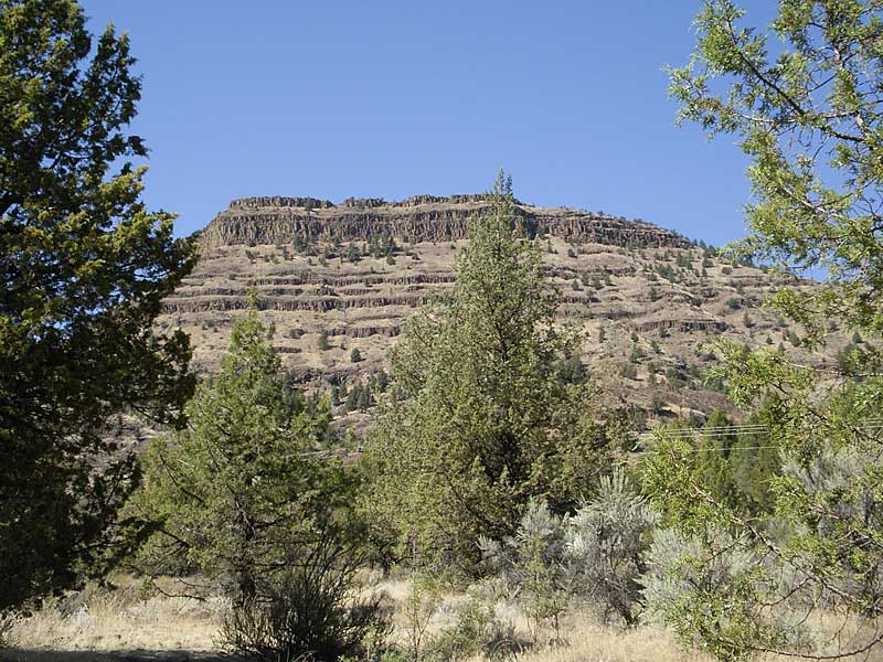 Formations above Muleshoe campground