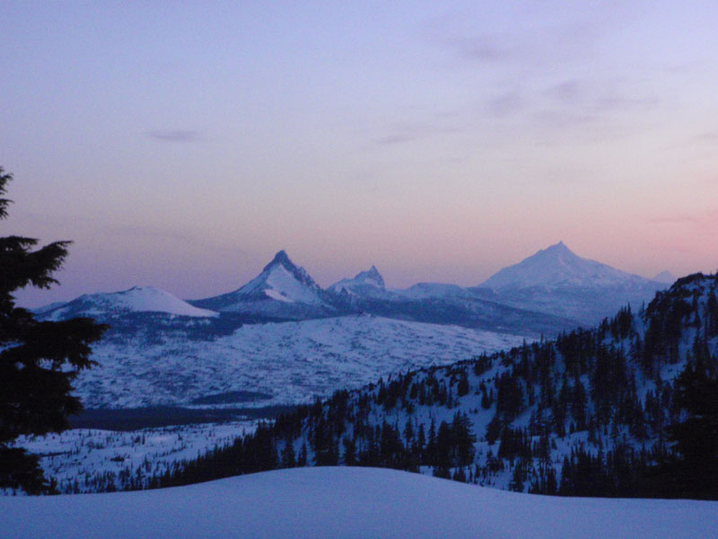 The lineup in the morning: Belknap Crater, Mt. Washington, Three Fingered Jack, Mt. Jefferson, Mt. Hood