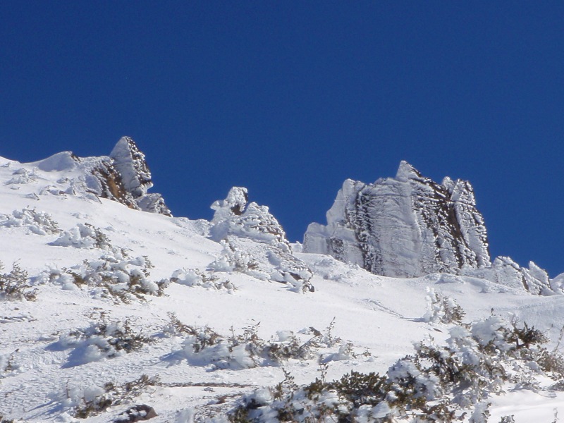Rime-coated formations above the scree field